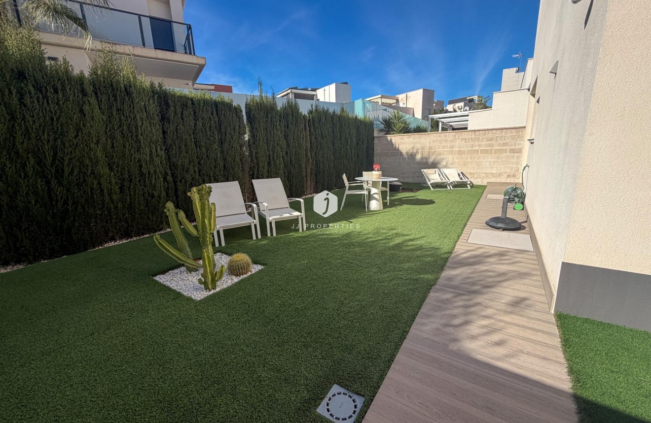 Resale - Villa -
San Miguel de Salinas - Bellavista