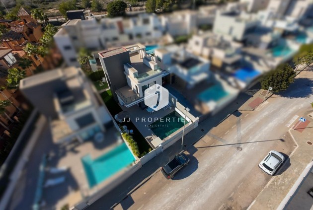 Resale - Villa -
San Miguel de Salinas - Bellavista