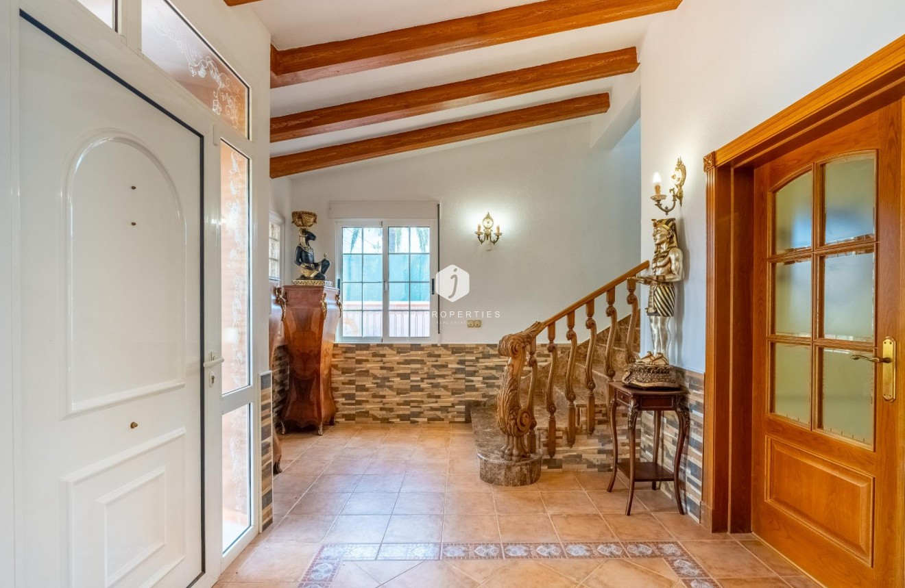 Resale - Villa -
Torrevieja - El chaparral