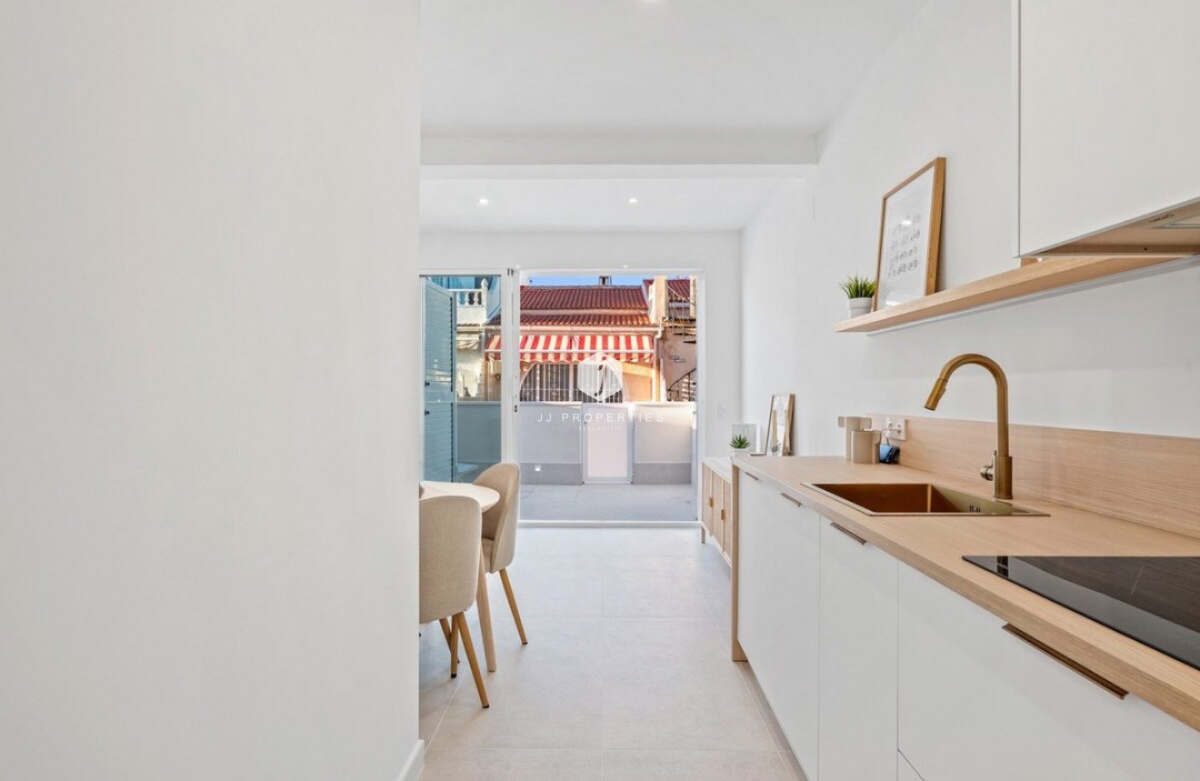 Resale - Bungalow -
Torrevieja - Costa Blanca