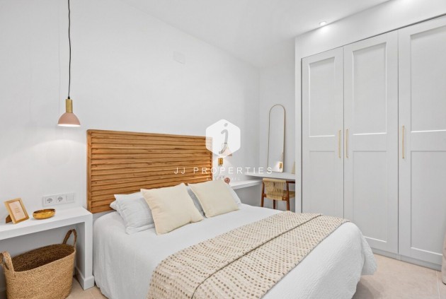 Resale - Bungalow -
Torrevieja - Costa Blanca