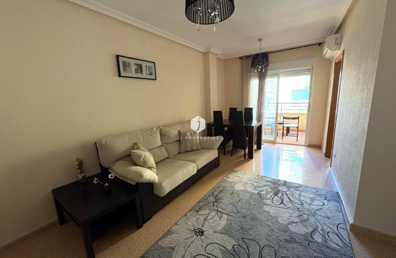 Resale - Apartment / flat -
Torrevieja - Centro