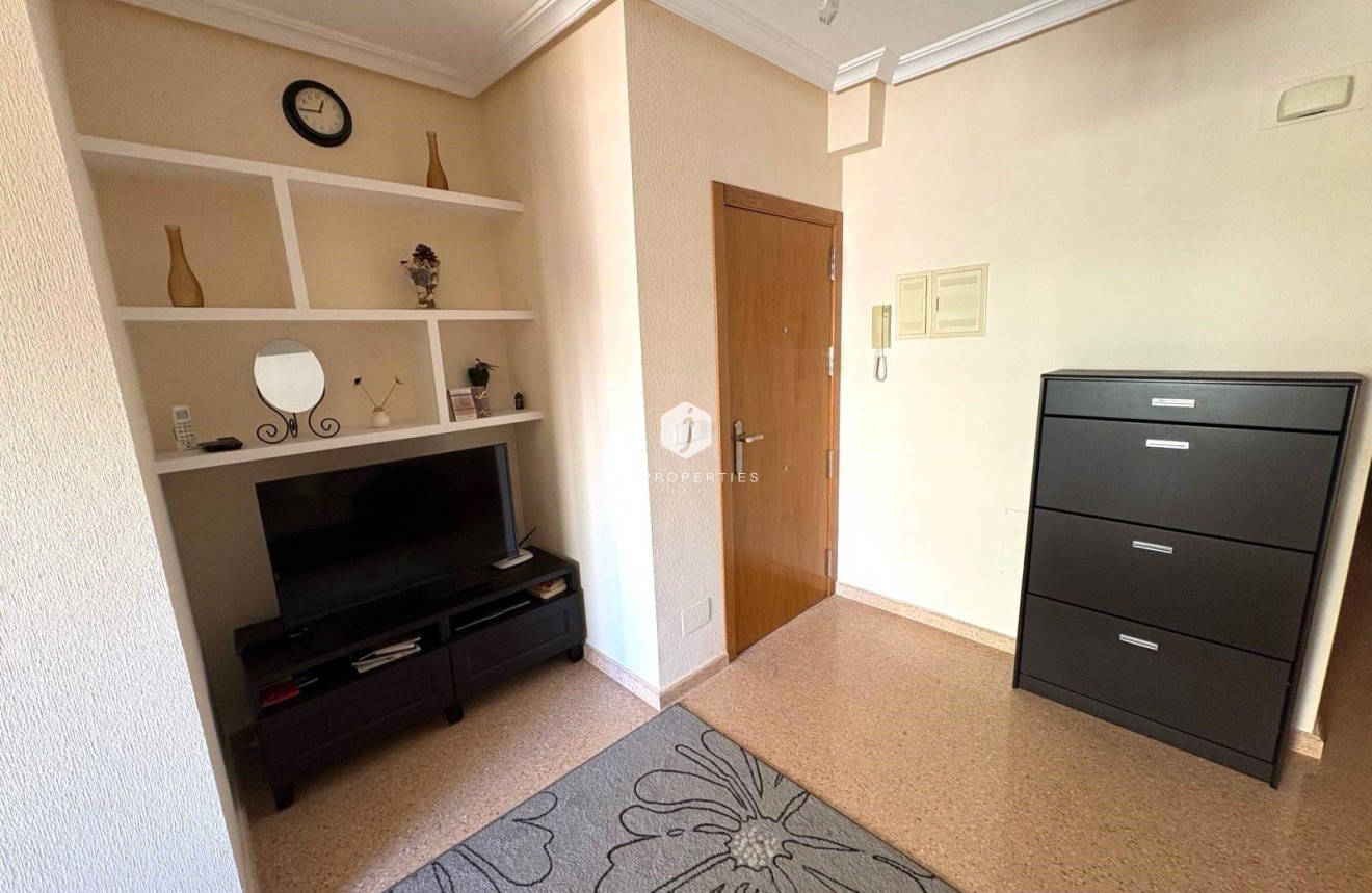 Resale - Apartment / flat -
Torrevieja - Centro