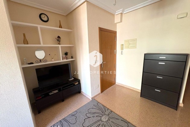 Resale - Apartment / flat -
Torrevieja - Centro