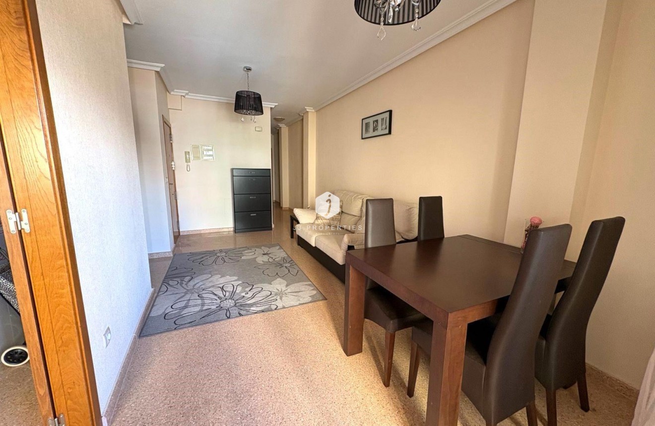 Resale - Apartment / flat -
Torrevieja - Centro