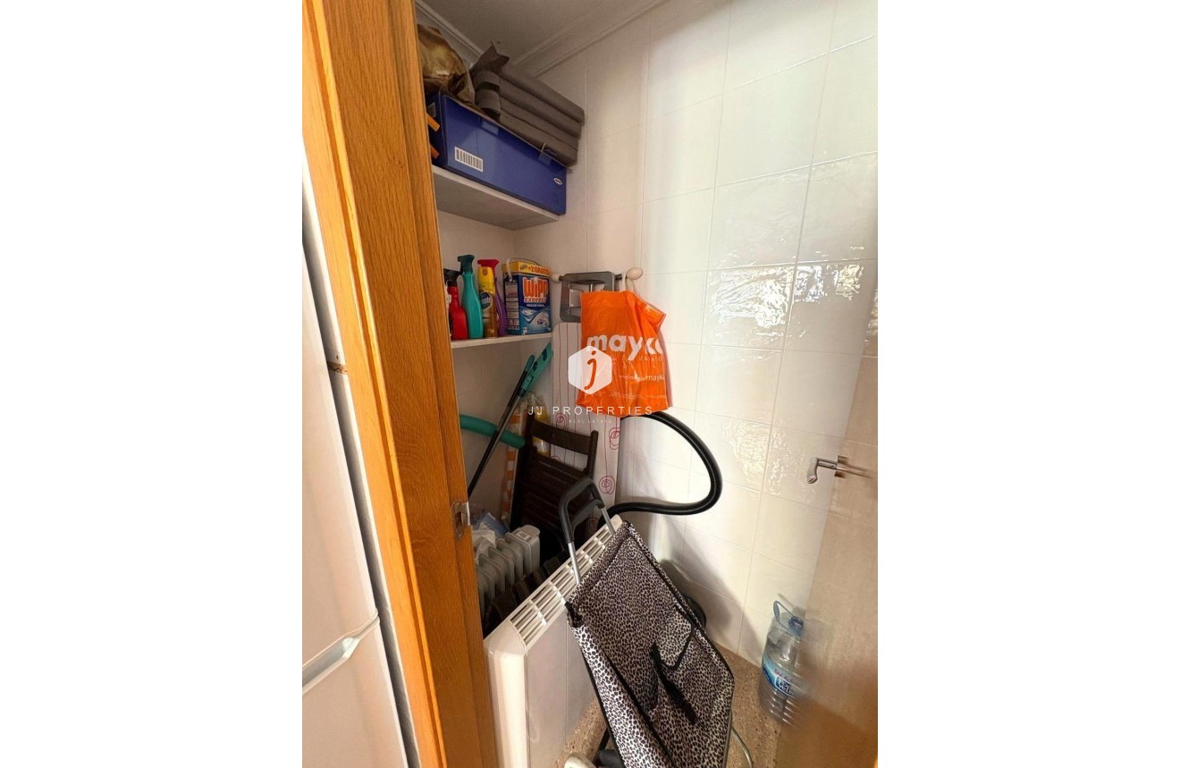 Resale - Apartment / flat -
Torrevieja - Centro