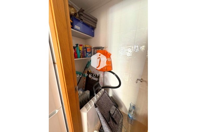 Resale - Apartment / flat -
Torrevieja - Centro