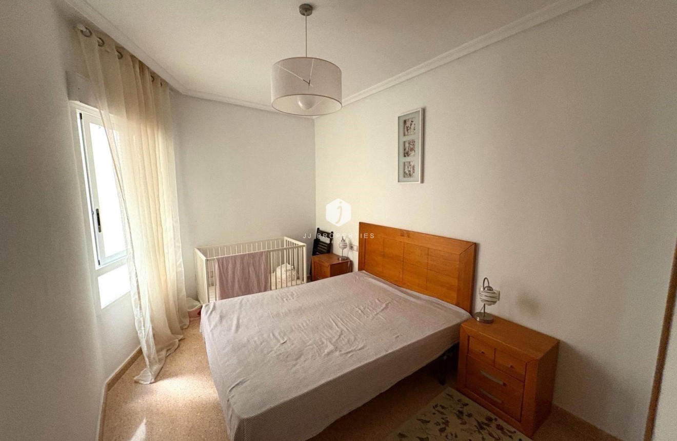 Resale - Apartment / flat -
Torrevieja - Centro