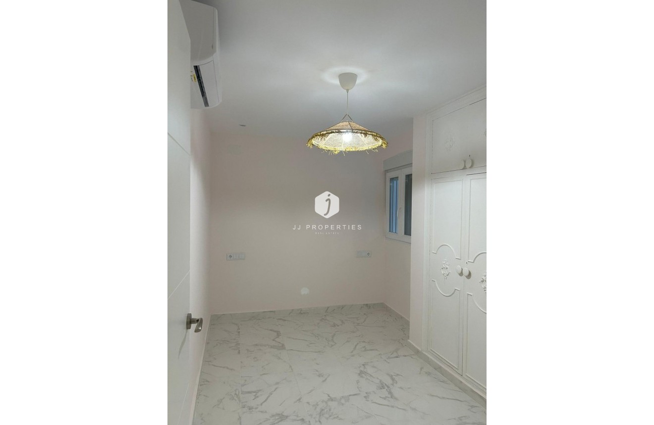 Tweedehands - Appartement / flat -
Torrevieja