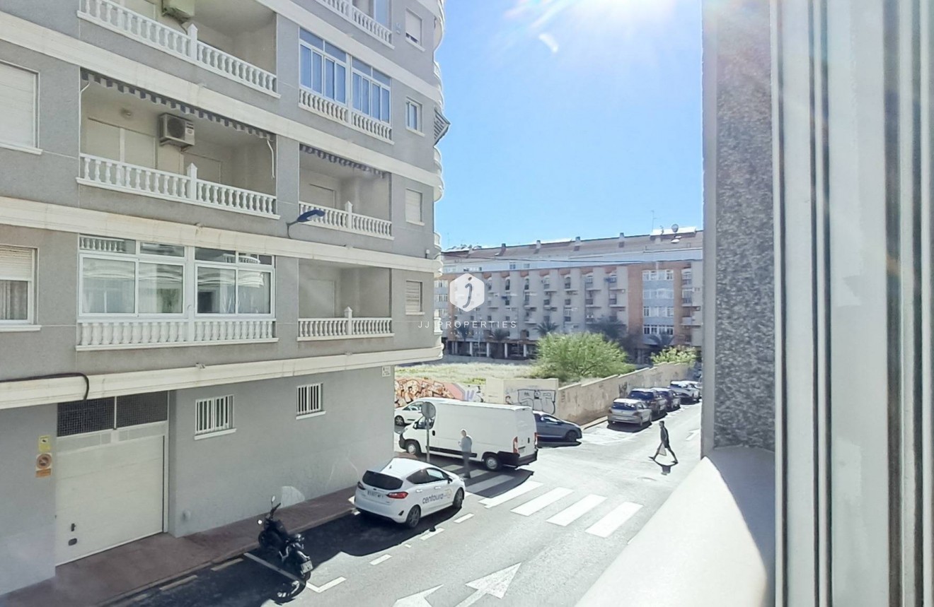 Aus zweiter Hand - Wohnung -
Torrevieja - Playa del Cura