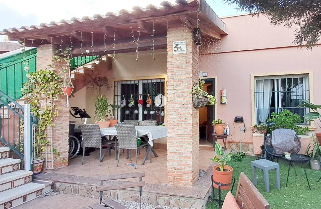 Resale - Chalet -
Torrevieja - Parque Acuático - Sector 25