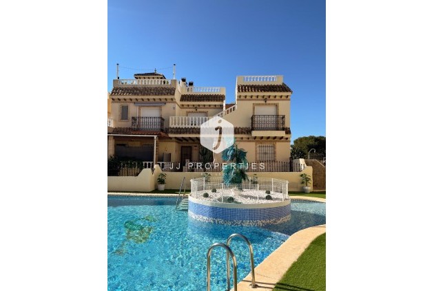 D'occasion - Duplex -
Orihuela Costa - Los Almendros-la Florida