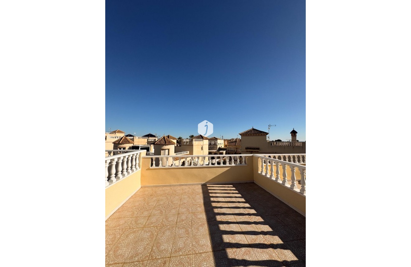 D'occasion - Duplex -
Orihuela Costa - Los Almendros-la Florida