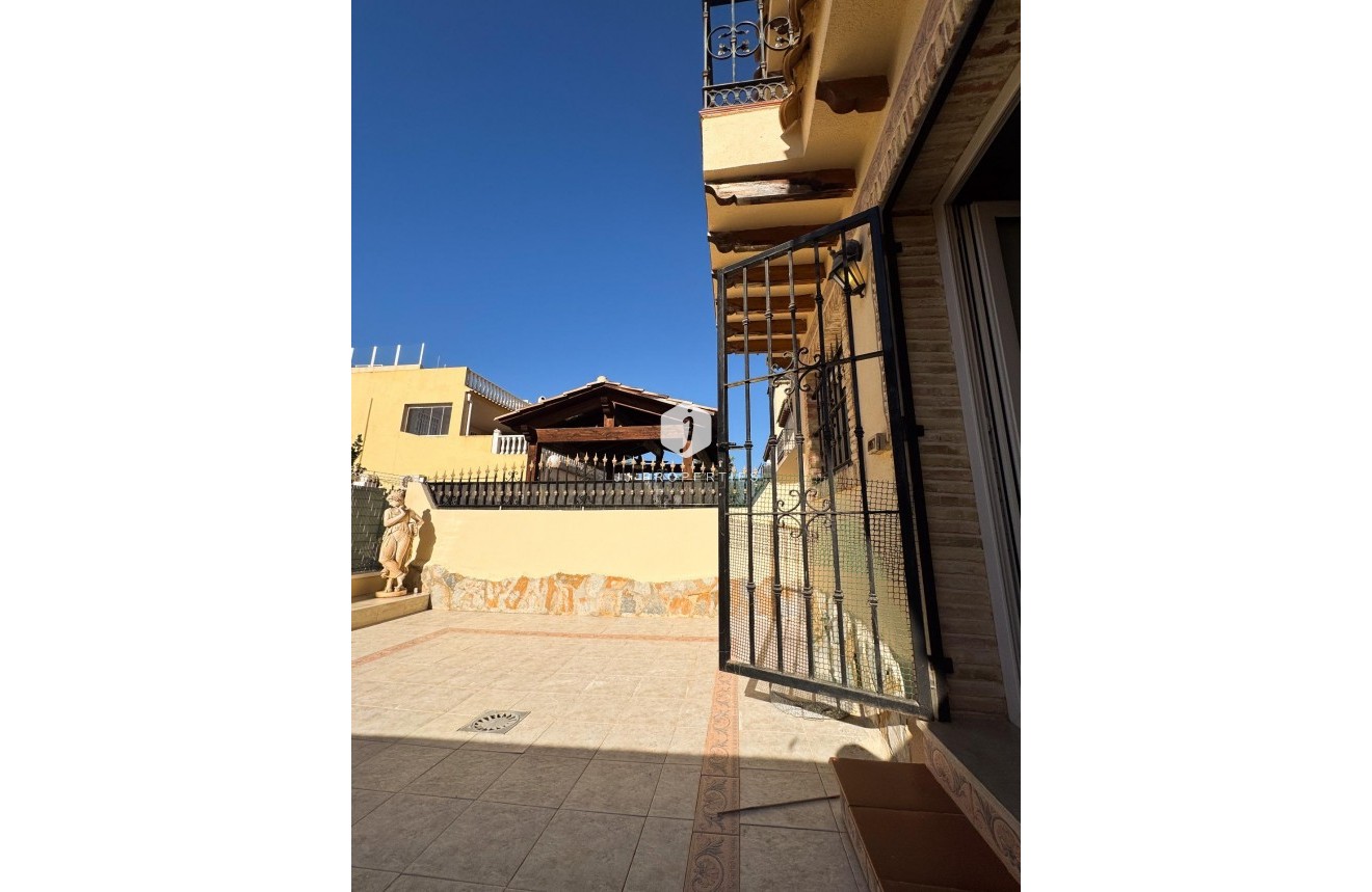 D'occasion - Duplex -
Orihuela Costa - Los Almendros-la Florida