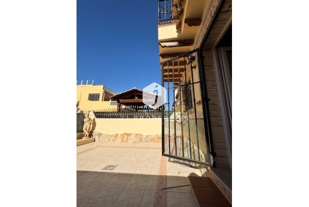 D'occasion - Duplex -
Orihuela Costa - Los Almendros-la Florida