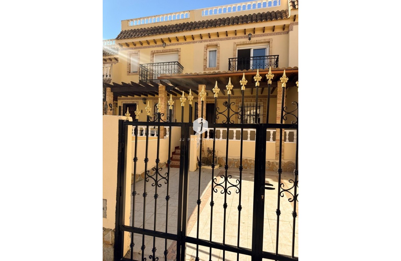 D'occasion - Duplex -
Orihuela Costa - Los Almendros-la Florida