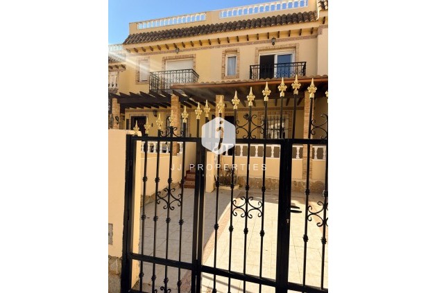 D'occasion - Duplex -
Orihuela Costa - Los Almendros-la Florida