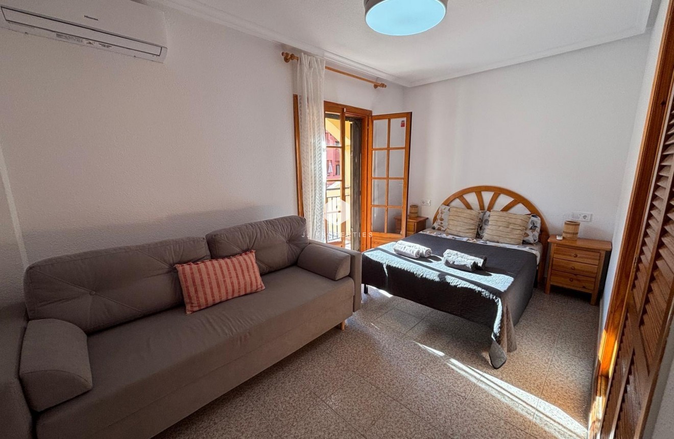 Resale - Apartment / flat -
Torrevieja - Los Frutales