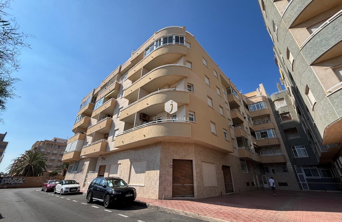 Resale - Apartment / flat -
Torrevieja - Playa del Cura