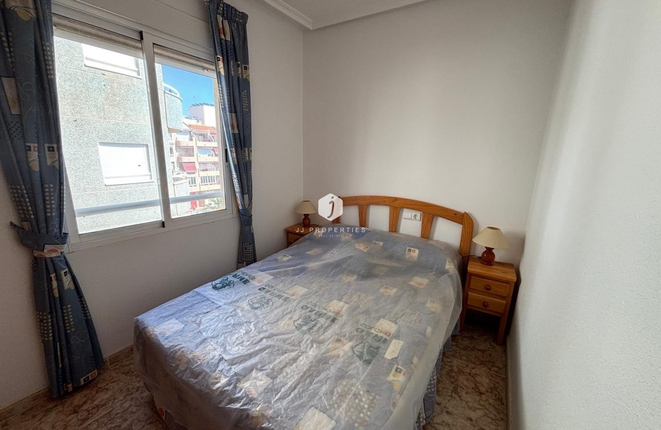 Resale - Apartment / flat -
Torrevieja - Playa del Cura