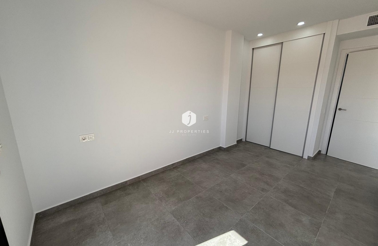 Resale - Apartment / flat -
Torrevieja - Estacion de autobuses