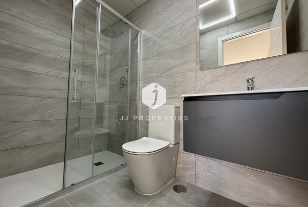 Resale - Apartment / flat -
Torrevieja - Estacion de autobuses