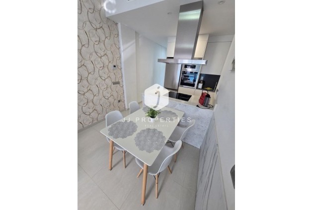 Resale - Apartment / flat -
Torrevieja - Estacion de autobuses