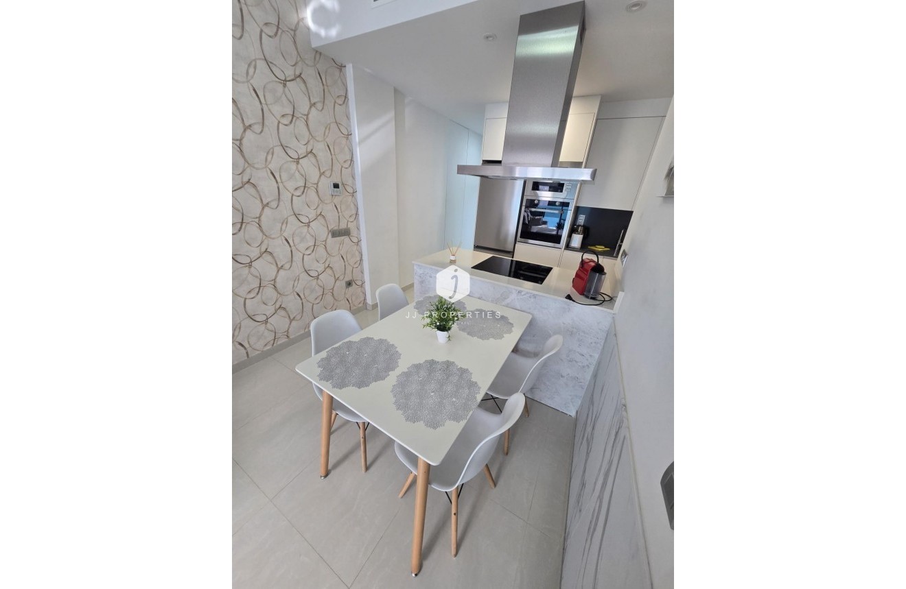 Resale - Apartment / flat -
Torrevieja - Estacion de autobuses