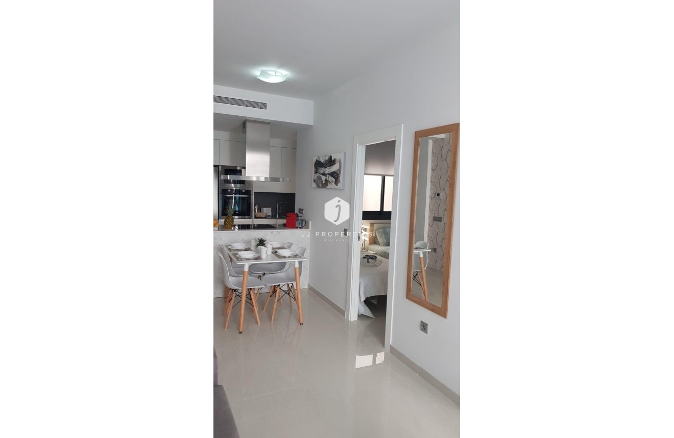 Resale - Apartment / flat -
Torrevieja - Estacion de autobuses