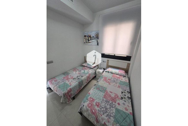 Resale - Apartment / flat -
Torrevieja - Estacion de autobuses