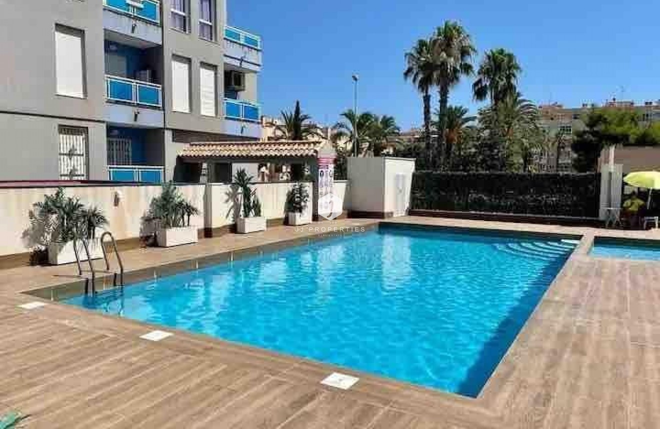 Resale - Apartment / flat -
Torrevieja - Estacion de autobuses