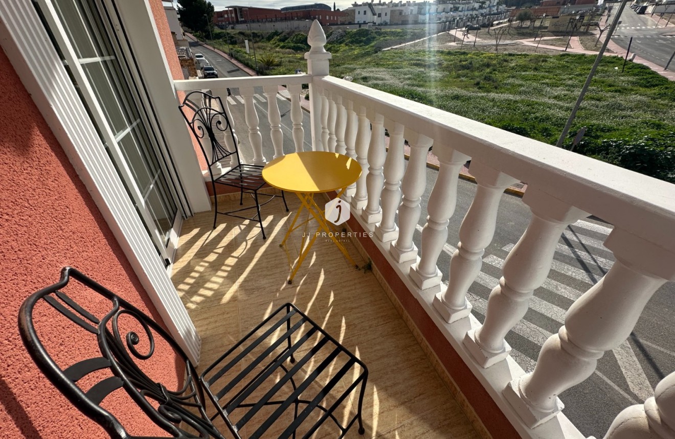 Resale - Chalet -
Bigastro - Inland