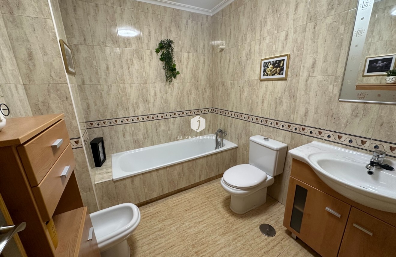 Resale - Chalet -
Bigastro - Inland