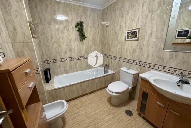 Resale - Chalet -
Bigastro - Inland