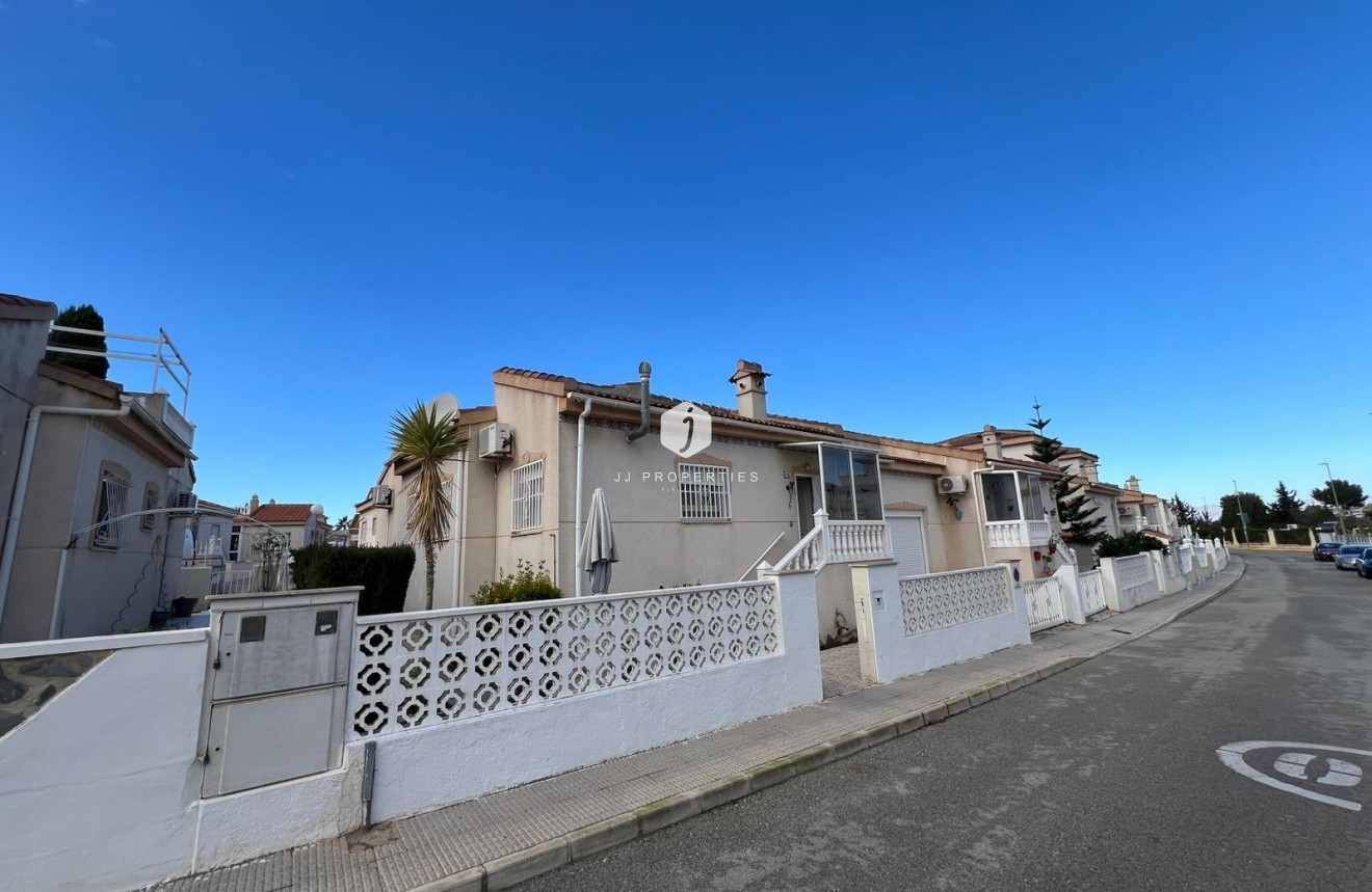 Resale - Chalet -
Algorfa - Inland