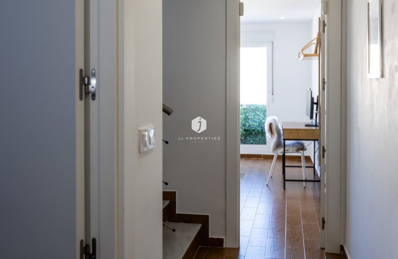 Segunda mano - Chalet -
Torrevieja