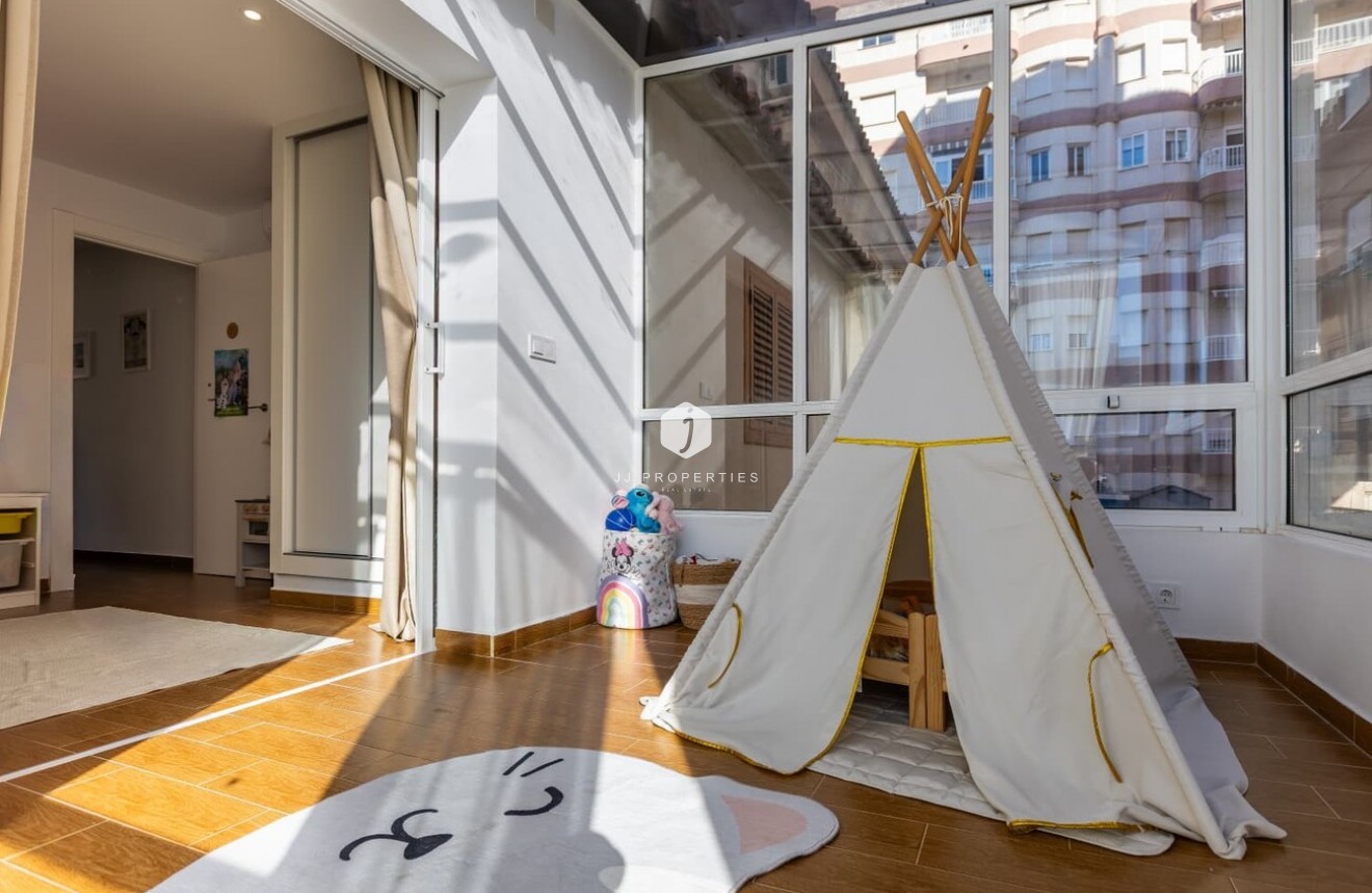 Segunda mano - Chalet -
Torrevieja