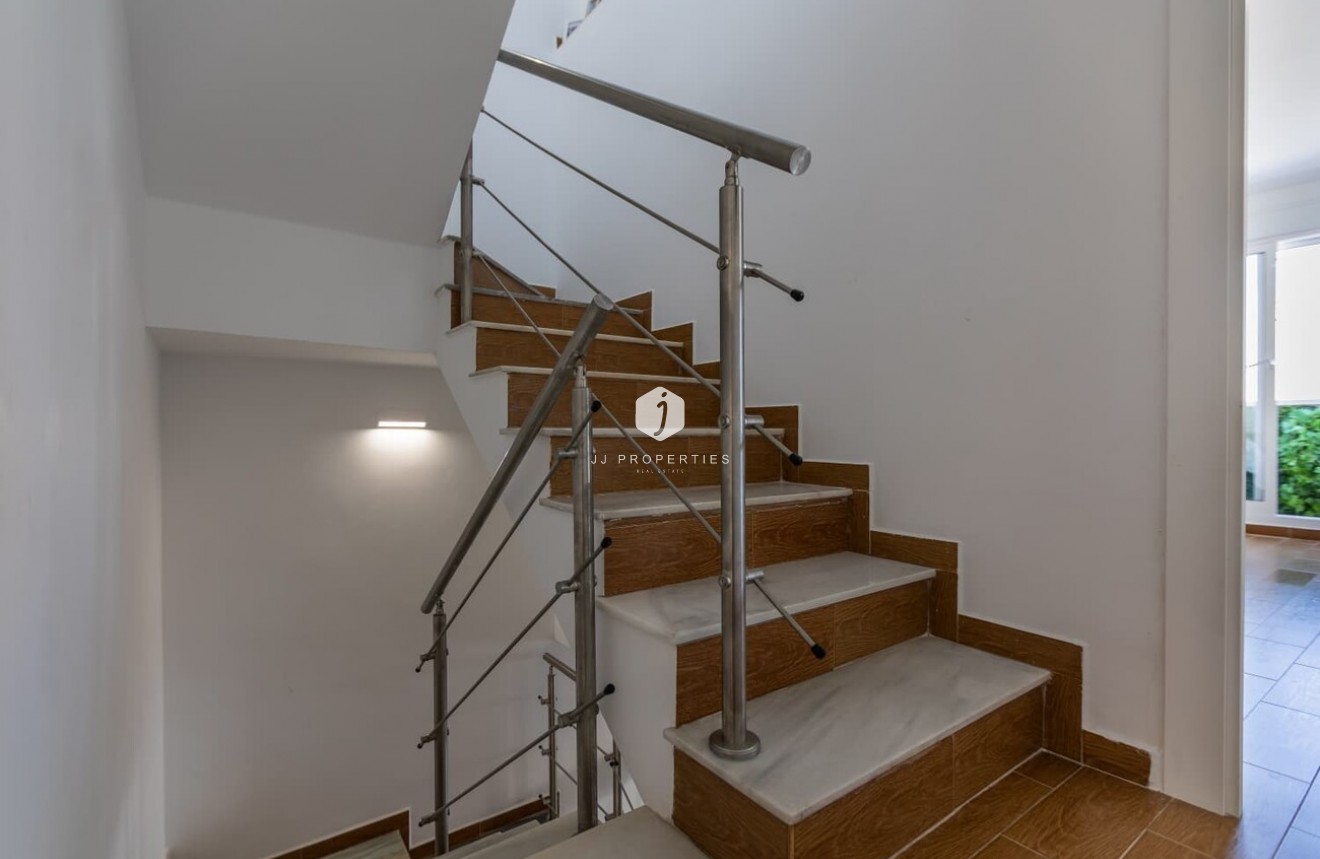 Segunda mano - Chalet -
Torrevieja