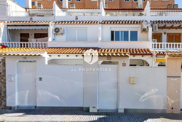 Segunda mano - Chalet -
Torrevieja