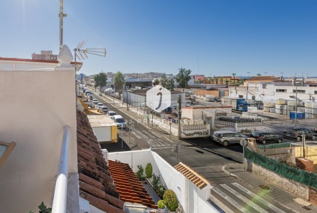 Segunda mano - Chalet -
Torrevieja