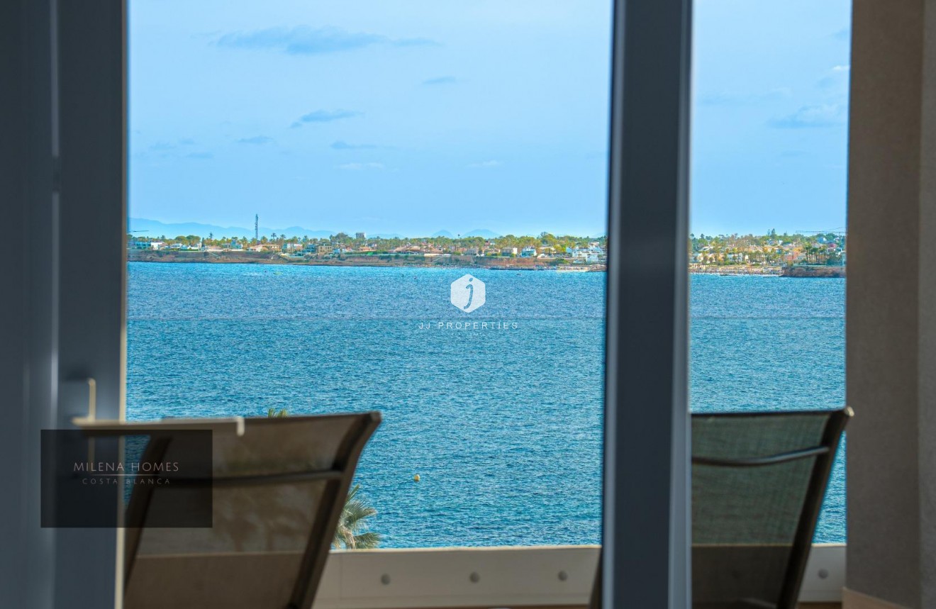 Resale - Apartment / flat -
Torrevieja - Punta prima