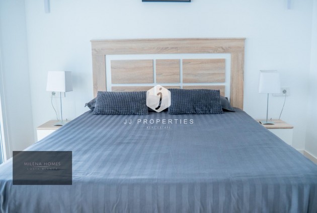 Resale - Apartment / flat -
Torrevieja - Punta prima