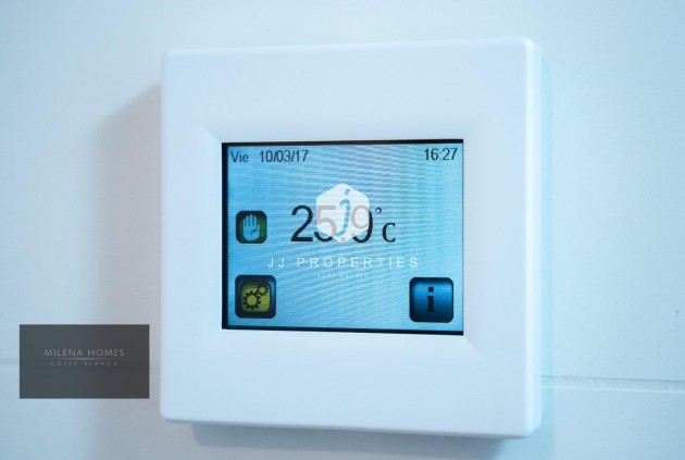 Resale - Apartment / flat -
Torrevieja - Punta prima