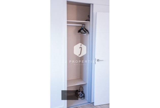 Resale - Apartment / flat -
Torrevieja - Punta prima