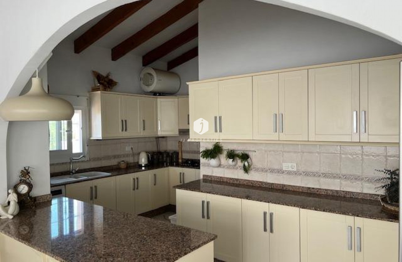 Resale - Villa -
Dolores - Comunidad Valenciana