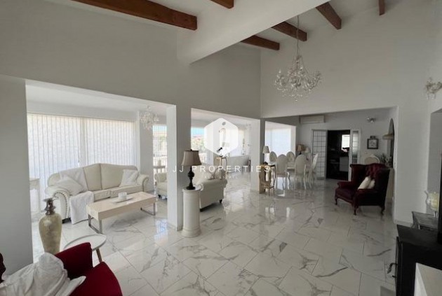 Resale - Villa -
Dolores - Comunidad Valenciana