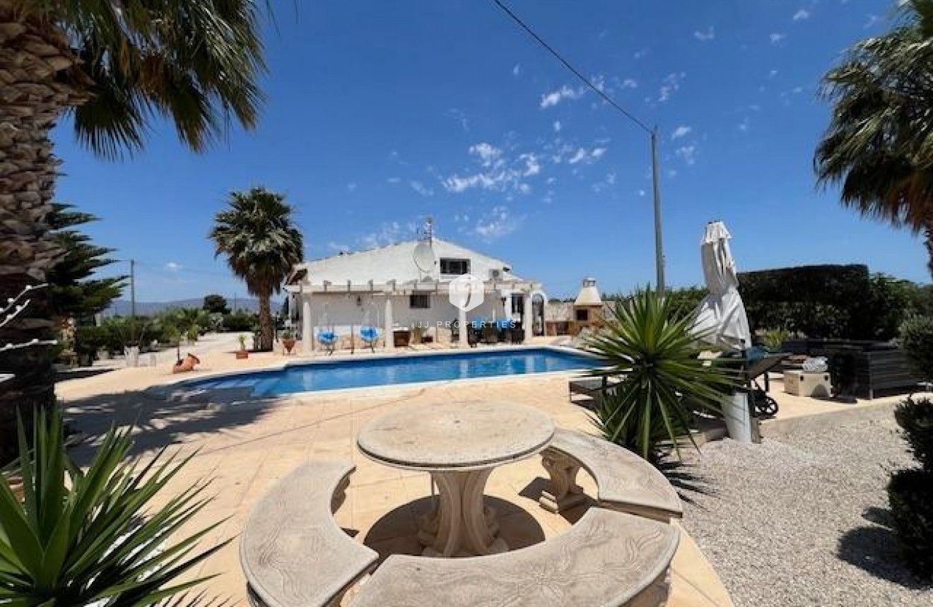 Resale - Villa -
Dolores - Comunidad Valenciana