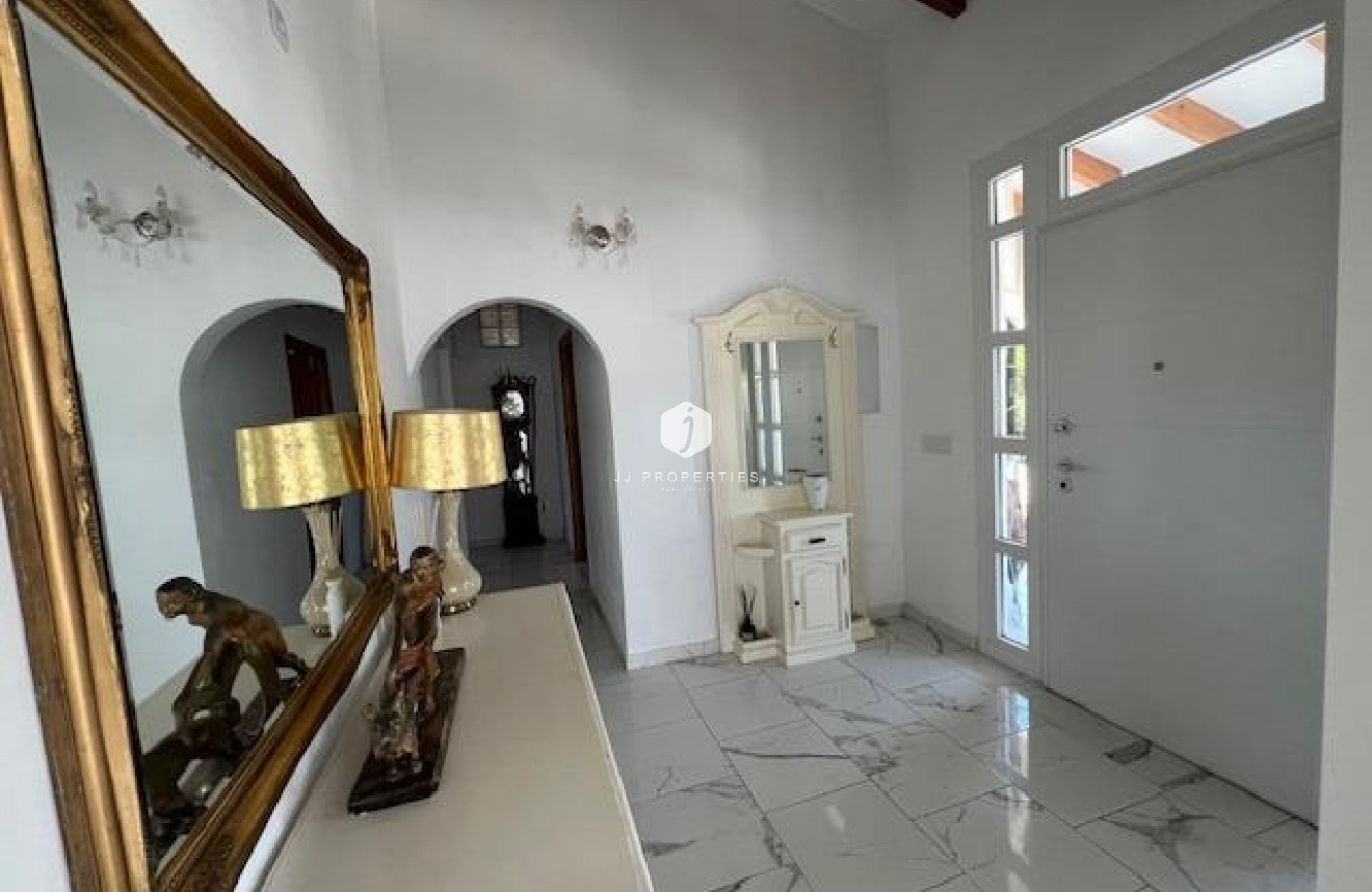 Resale - Villa -
Dolores - Comunidad Valenciana