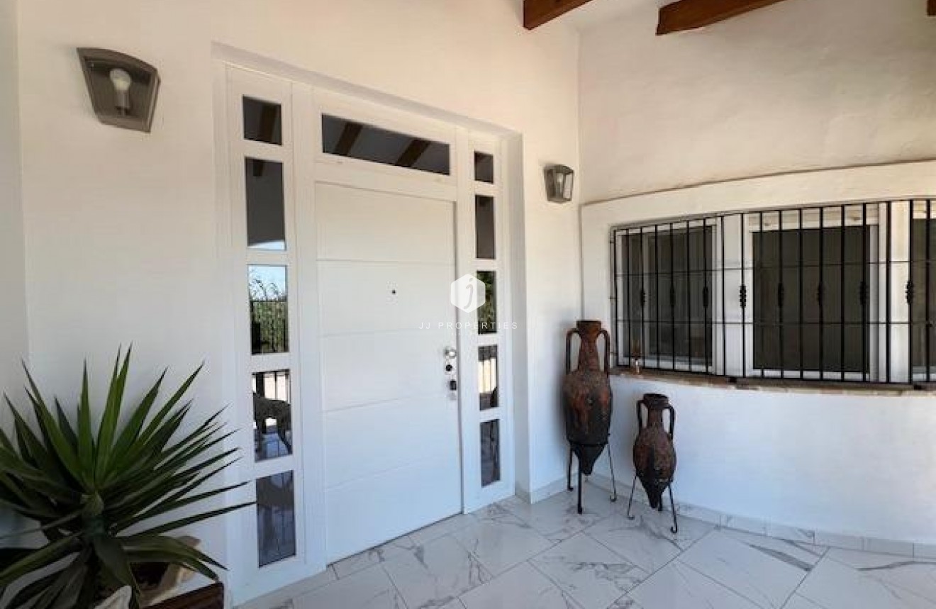 Resale - Villa -
Dolores - Comunidad Valenciana