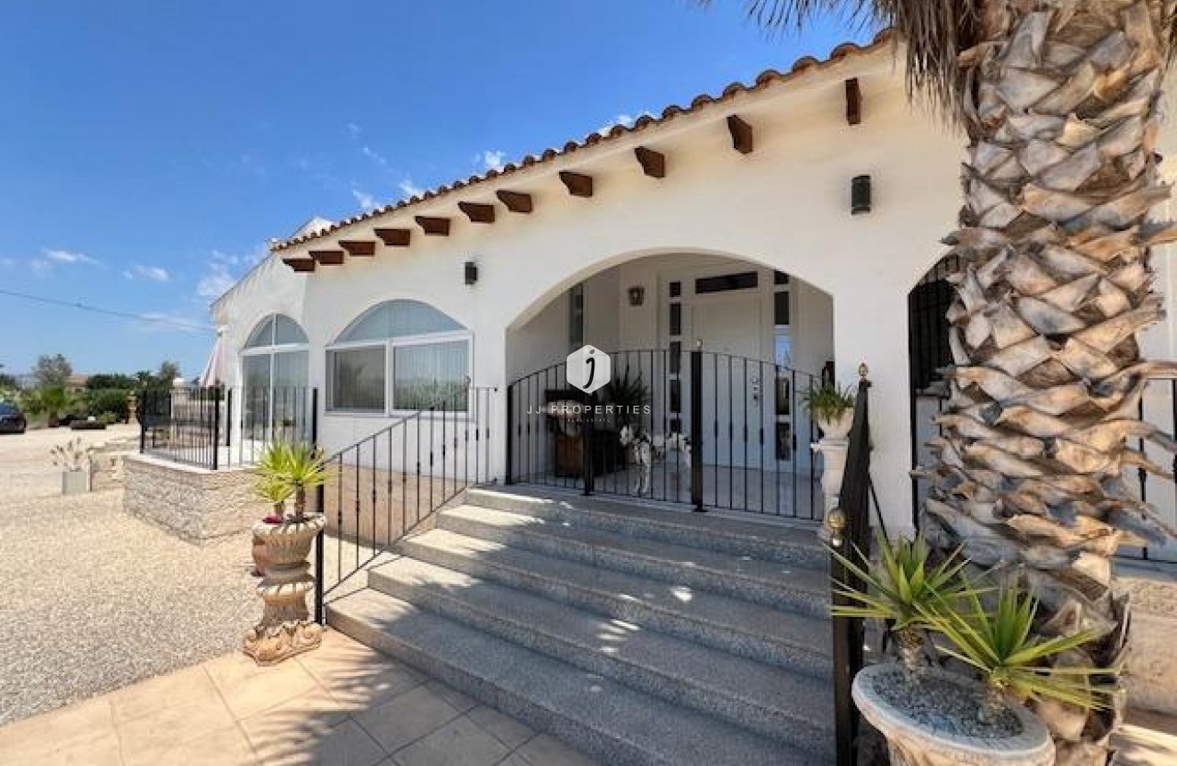 Resale - Villa -
Dolores - Comunidad Valenciana